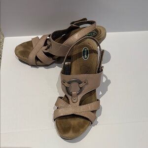 Dr Scholl’s Comfortable Light Tan Wedge Heel Sandals Leather with Silver Piece